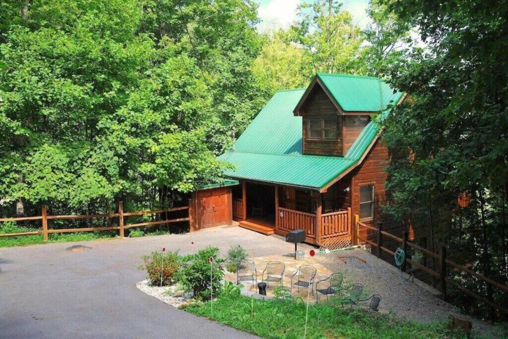 Brave Eagle Cabin Sevierville Oda fotoğraf